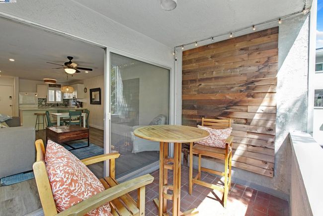 UNIT-212 - 325 Kitty Hawk Rd, Condo with 2 bedrooms, 1 bathrooms and 1 parking in Alameda CA | Image 17