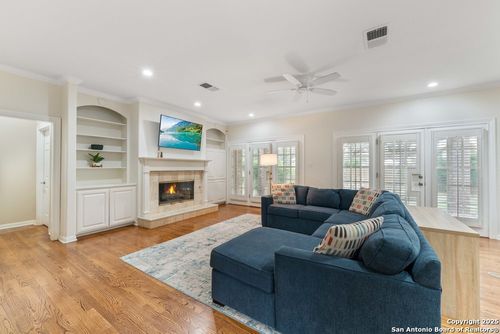 7 Inwood Knls, San Antonio, TX, 78248-1675 | Card Image