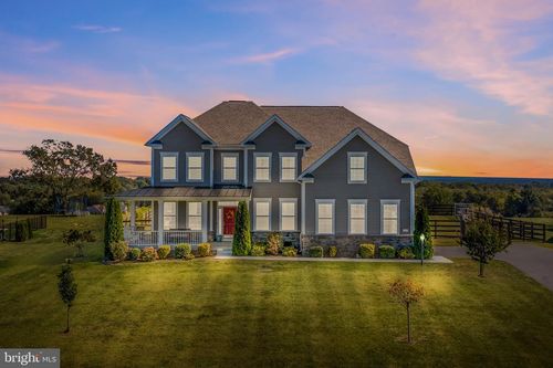 725 Holland Dr, MARTINSBURG, WV, 25403-1640 | Card Image