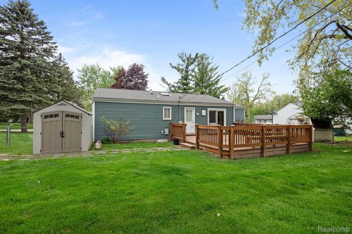 1837 Henbert Rd, West Bloomfield, MI, 48324-1029 | Card Image