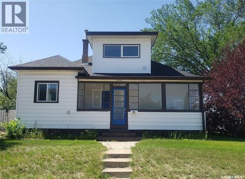 79 Coteau St E, Moose Jaw, SK, S6H4T4 | Card Image
