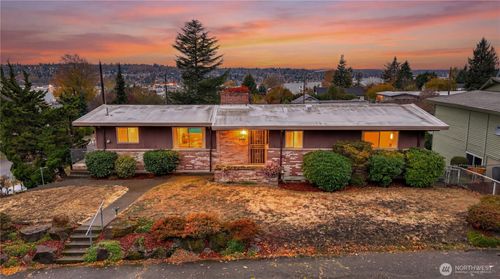 1401 Lincoln Ave Ne, Renton, WA, 98056-2810 | Card Image