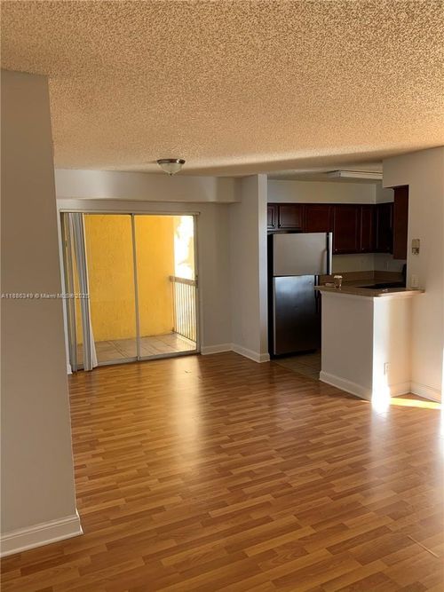 apt-519-7650 Westwood Dr, Tamarac, FL, 33321-2324 | Card Image