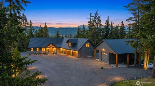 571 Colfax Rd, Cle Elum, WA, 98922-8015 | Card Image