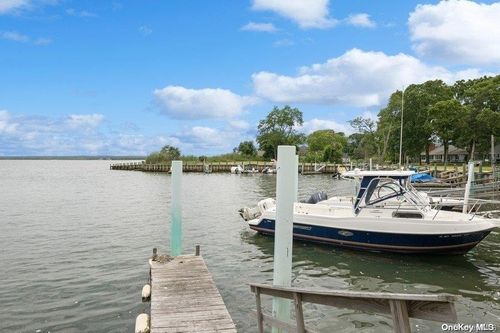 5 Leafy Way, Aquebogue, NY, 11931-2129 | Card Image