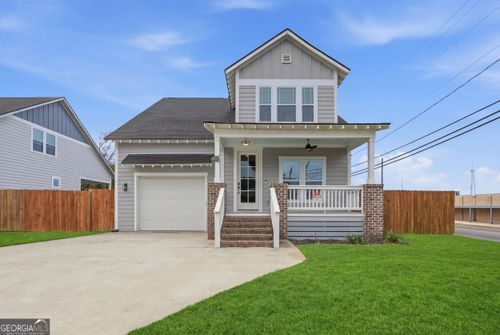 2001 E 38th St, Savannah, GA, 31404-3709 | Card Image