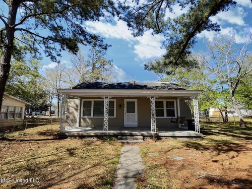 1505 Bowen Ave, Ocean Springs, MS, 39564-4801 | Card Image