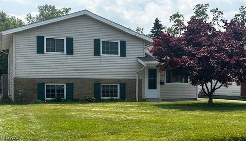 4118 Holl Ave, Sheffield Lake, OH, 44054-2116 | Card Image