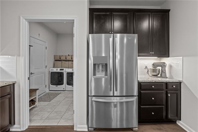 6202 Elm Rd, Townhouse with 3 bedrooms, 3 bathrooms and 2 parking in Pine Twp - NAL PA | Image 6