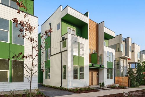 2809 S Charles St, Seattle, WA, 98144-3158 | Card Image