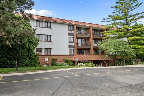 apt-2e-2046 Saint Johns Ave, Highland Park, IL, 60035-2450 | Card Image