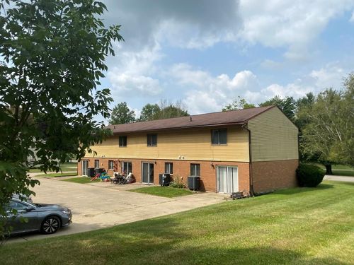 63 Chambers Rd, Ontario, OH, 44906-1332 | Card Image