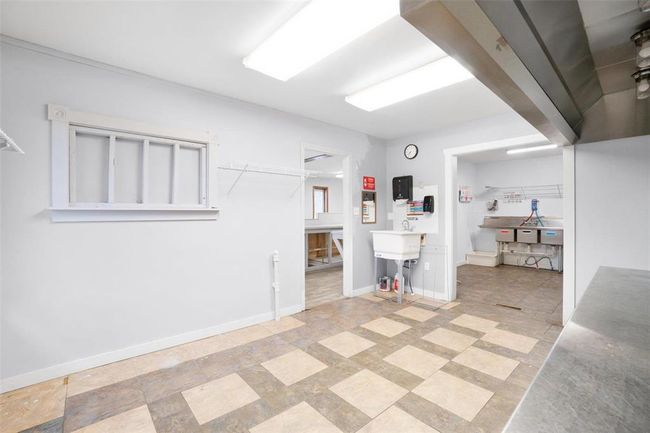 Kitchen space | Image 11