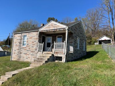 127 Whitley St., House other with 2 bedrooms, 1 bathrooms and null parking in North Tazewell VA | Image 1