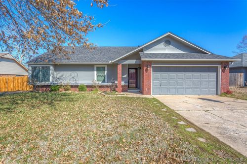 10805 E 99th Place N, Owasso, OK, 74055 | Card Image