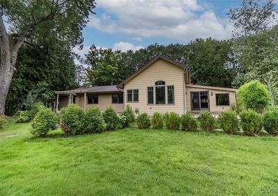 5008 E Lake Road, House other with 3 bedrooms, 2 bathrooms and null parking in Cazenovia NY | Image 3