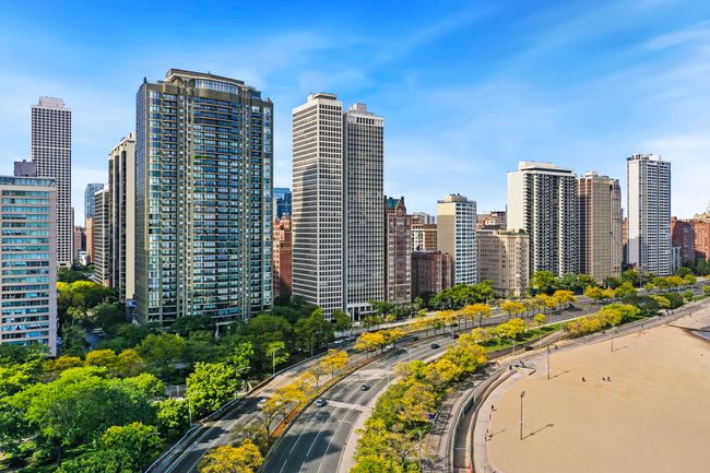 APT-17N - 1110 N Lake Shore Dr, Condo with 3 bedrooms, 3 bathrooms and 1 parking in CHICAGO IL | Image 39