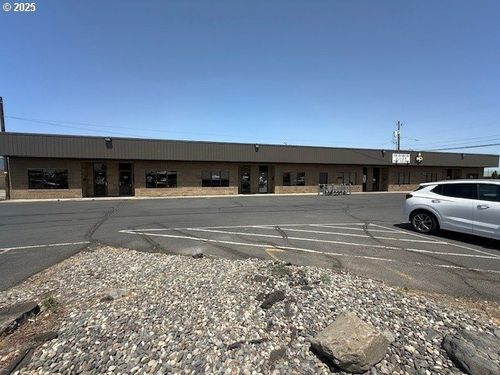 405 N 1st St, Hermiston, OR, 97838-1843 | Card Image