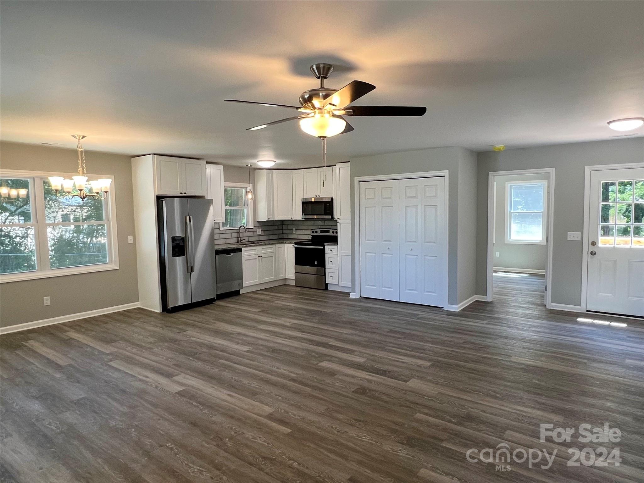 6th St, Hickory, NC 28602