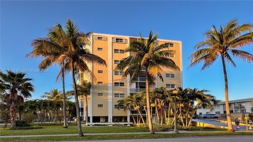 apt-82-555 Crandon Blvd, Key Biscayne, FL, 33149-1859 | Card Image
