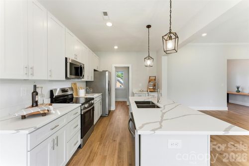 1213 Creekside Dr, Conover, NC, 28613-9175 | Card Image