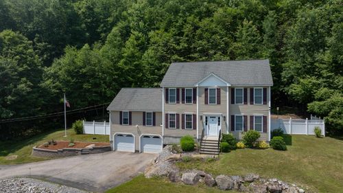 7 Tracie Ln, Weare, NH, 03281-5555 | Card Image