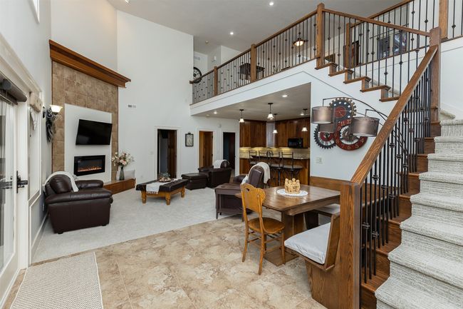 8121 Oak Ridge Dr, Home with 5 bedrooms, 3 bathrooms and null parking in Dexter IA | Image 9