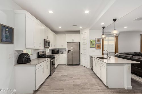 2216 W Park St, Phoenix, AZ, 85041-5476 | Card Image