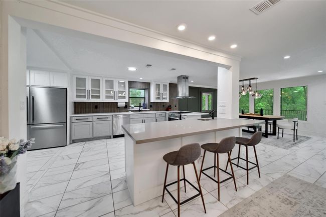 140 S Timber Top Dr, House other with 3 bedrooms, 3 bathrooms and 2 parking in Spring TX | Image 10