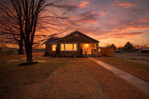 500 N West End St, Springdale, AR, 72764-2912 | Card Image