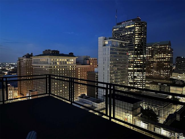 APT-1504 - 915 Olive St, Condo with 2 bedrooms, 2 bathrooms and 1 parking in Saint Louis MO | Image 56