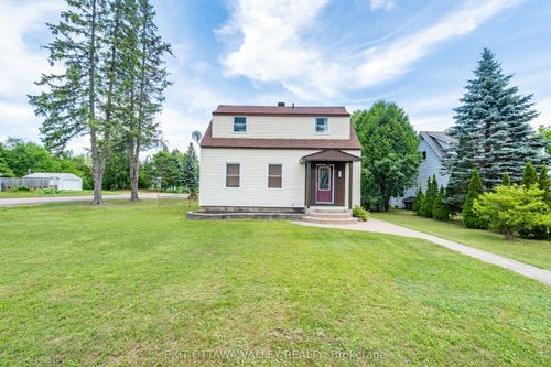 49 Glendale Ave, Deep River, ON, K0J1P0 | Card Image