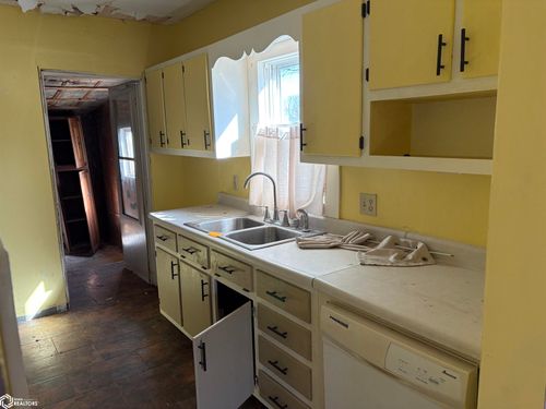 1024 16th St Ne, Mason City, IA, 50401-1430 | Card Image