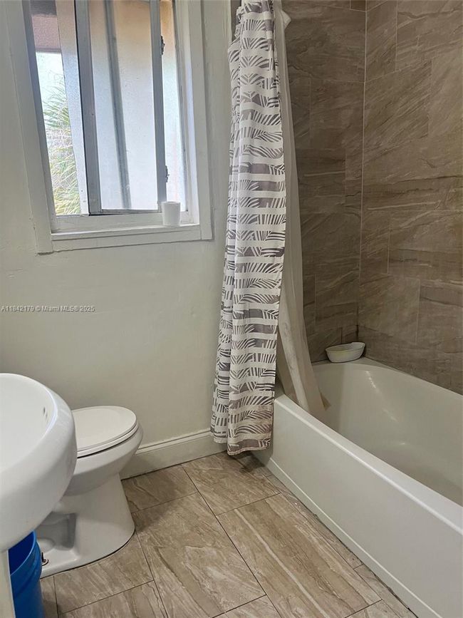 618 - 616 13 Th St, Home with 0 bedrooms, 0 bathrooms and 4 parking in West Palm Beach FL | Image 16