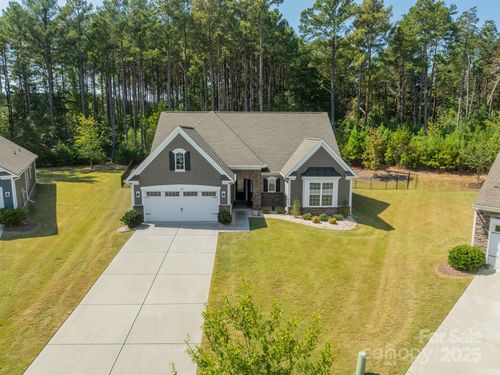 508 Vermeer Ct, Mount Holly, NC, 28120-9358 | Card Image