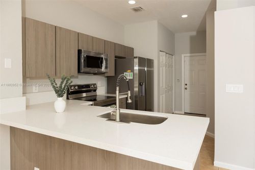 5662 Enclave Pl, Lauderhill, FL, 33319-5127 | Card Image