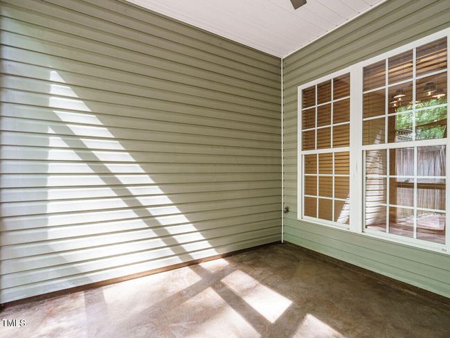 026-1280x960-screened-porch | Image 26