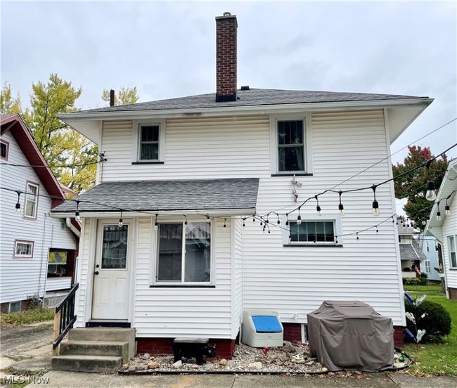 2515 S Linden Avenue, For Sale in Alliance Zoocasa