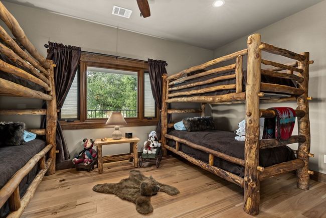 115 Trophy Oak Pt, Home with 5 bedrooms, 5 bathrooms and 3 parking in Fredericksburg TX | Image 29