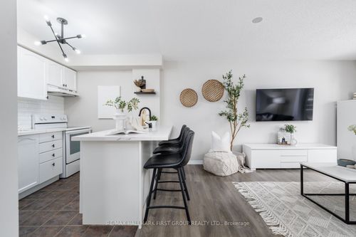 309-136 Aspen Springs Dr, Clarington, ON, L1C0H2 | Card Image