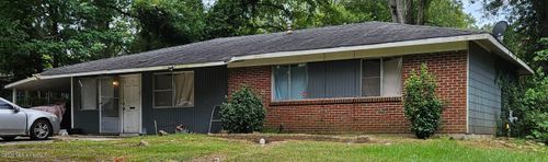 415 Queen Theresa Ln, Jackson, MS, 39209-2928 | Card Image