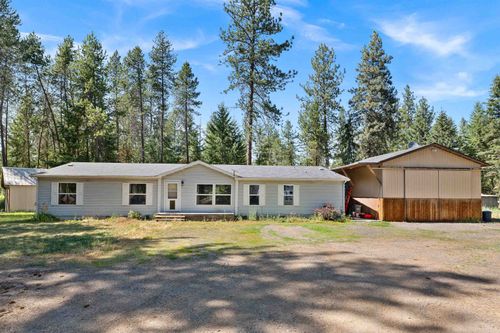 8421 E Elk Chattaroy Rd, Chattaroy, WA, 99003-9674 | Card Image