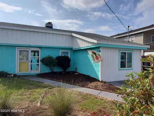 105 W Avalon Dr, Kill Devil Hills, NC, 27948-8218 | Card Image