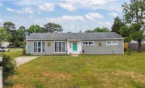 218 Logan Dr, Portsmouth, VA, 23701-1304 | Card Image