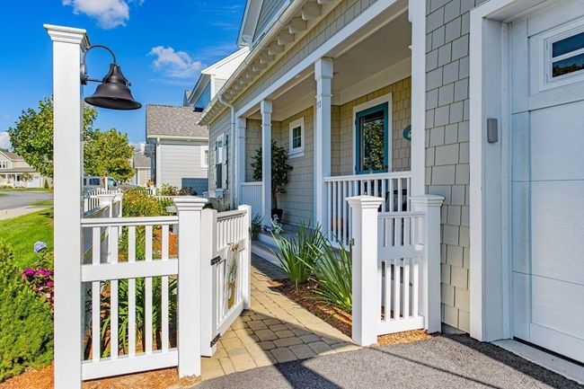 51 Cottage Ln, House other with 3 bedrooms, 4 bathrooms and 3 parking in Mashpee MA | Image 5
