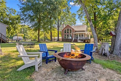 340 Sportsman Dr, Salisbury, NC, 28146-2577 | Card Image