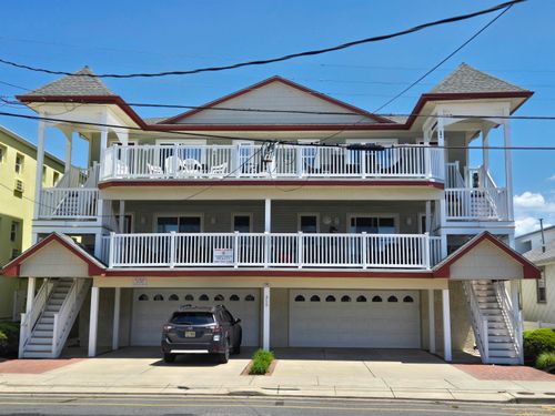 201-315 E Youngs Ave, Wildwood, NJ, 08260-4753 | Card Image
