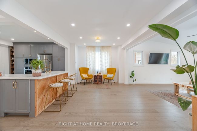 86 Glasgow St, House other with 4 bedrooms, 3 bathrooms and 4 parking in Kitchener ON | Image 8