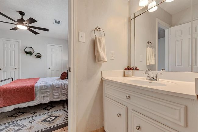 Upstairs full bath | Image 35