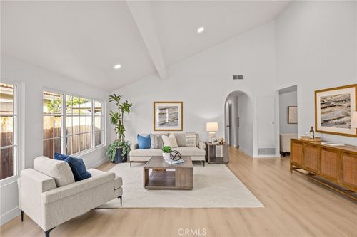 14892 Braeburn Rd, Tustin, CA, 92780-6215 | Card Image